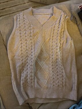 Women's Cable Knit V-Neck Sweater Vest - Grey